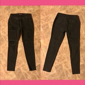 🌙 Women’s Jennifer Lopez black skinny jeans 4